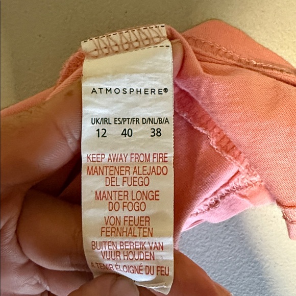 Atmosphere Pink Graphic Crop Top size 8 in excellent condition
#150/3tt - Picture 10 of 11